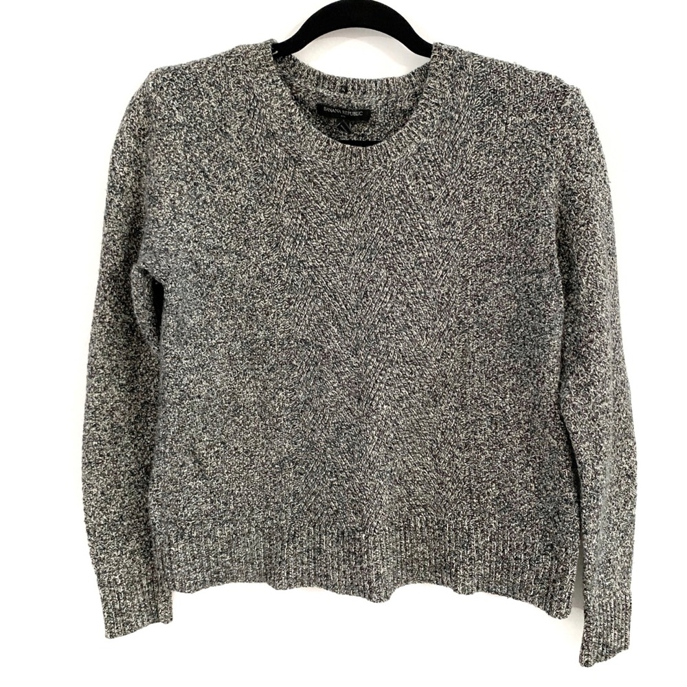 5 x $25 Banana Republic Gray Cable Knit Sweater